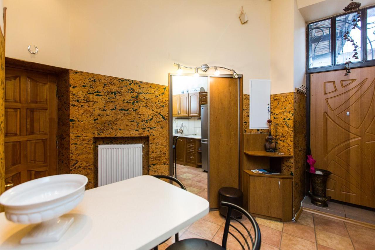 Apartment In The City Centre Lviv Exterior photo