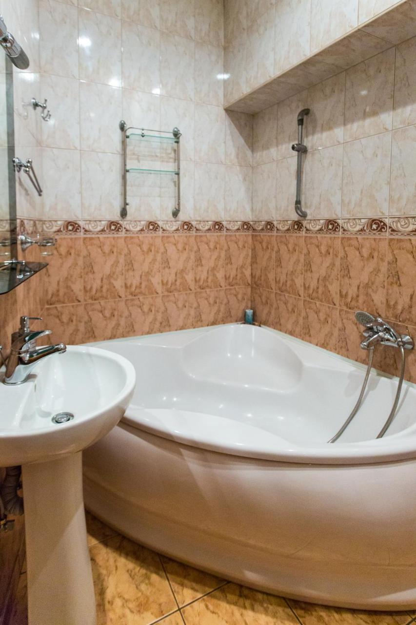 Apartment In The City Centre Lviv Exterior photo